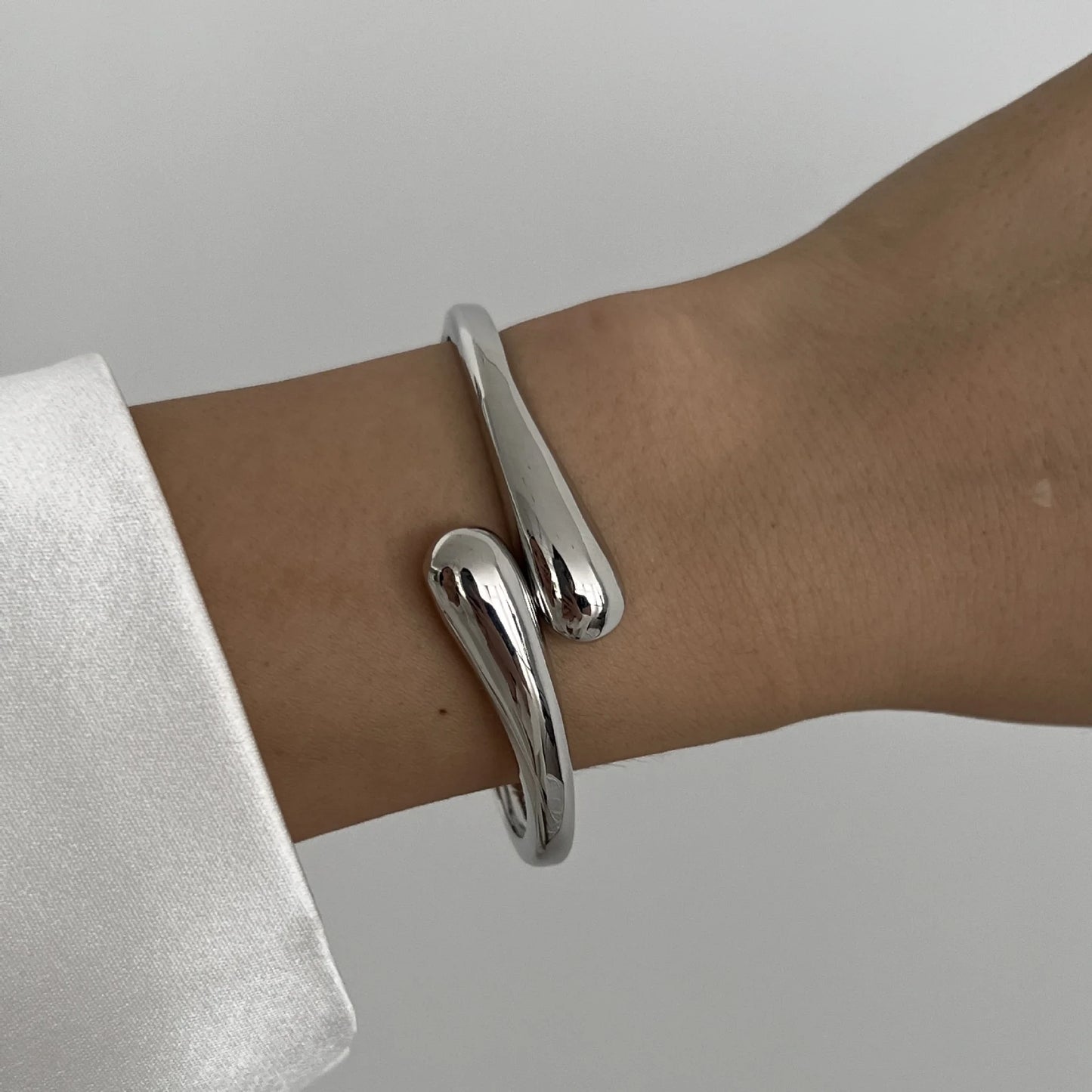 DIEZI Vintage Hip Hop Cuff Bangles – Geometric Gold & Silver Metal Bracelets for Men & Women