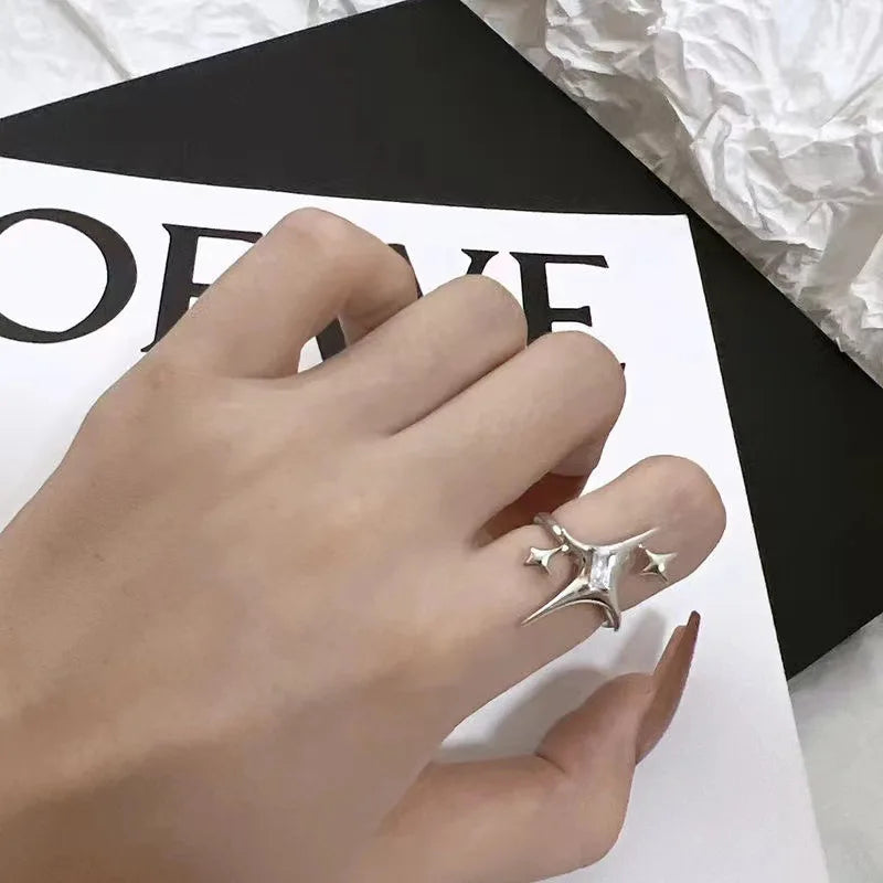 Charming Y2K Star Open Ring for Women – A Creative Vintage Silver Adjustable Ring, Perfect as a Couple's Jewelry Gift.