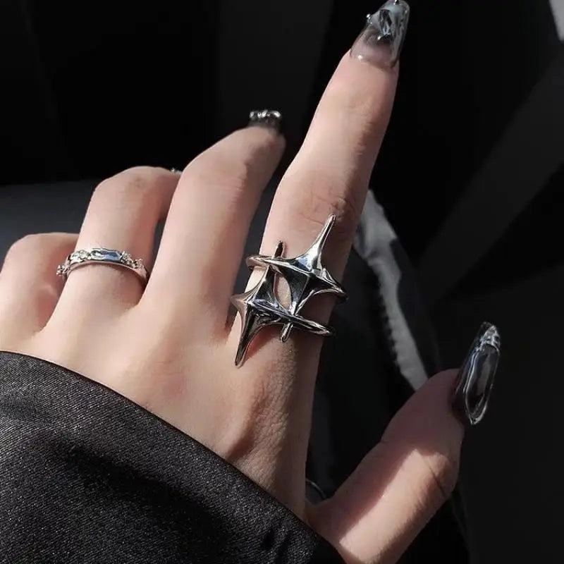 Charming Y2K Star Open Ring for Women – A Creative Vintage Silver Adjustable Ring, Perfect as a Couple's Jewelry Gift.